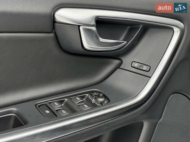 Синий Вольво B60, объемом двигателя 1.97 л и пробегом 210 тыс. км за 17500 $, фото 29 на Automoto.ua