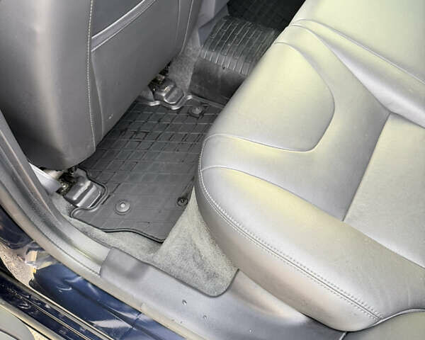 Синий Вольво B60, объемом двигателя 1.97 л и пробегом 210 тыс. км за 17500 $, фото 21 на Automoto.ua