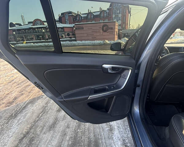 Синій Вольво B60, об'ємом двигуна 2 л та пробігом 230 тис. км за 13800 $, фото 9 на Automoto.ua