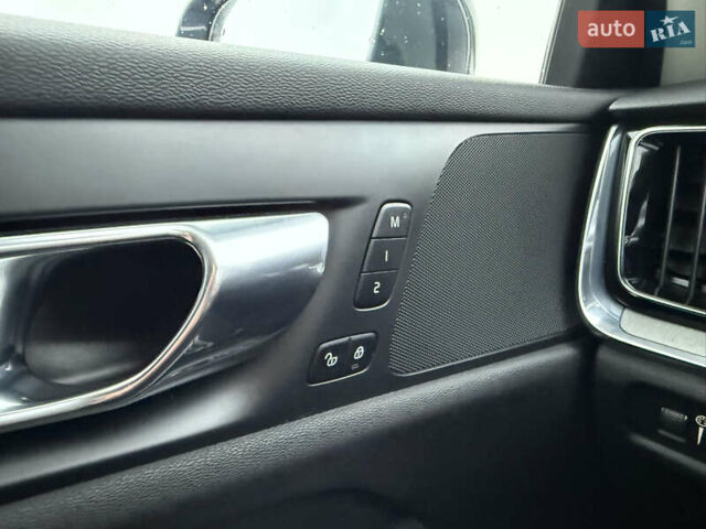 Синій Вольво B60, об'ємом двигуна 2 л та пробігом 220 тис. км за 20000 $, фото 18 на Automoto.ua