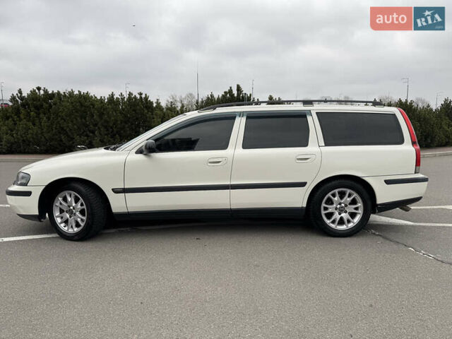 Білий Вольво V70, об'ємом двигуна 2 л та пробігом 410 тис. км за 5490 $, фото 10 на Automoto.ua