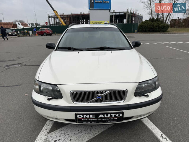 Білий Вольво V70, об'ємом двигуна 2 л та пробігом 410 тис. км за 5490 $, фото 2 на Automoto.ua