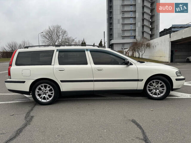 Білий Вольво V70, об'ємом двигуна 2 л та пробігом 410 тис. км за 5490 $, фото 6 на Automoto.ua