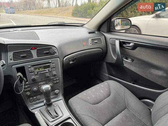 Білий Вольво V70, об'ємом двигуна 2 л та пробігом 410 тис. км за 5490 $, фото 30 на Automoto.ua