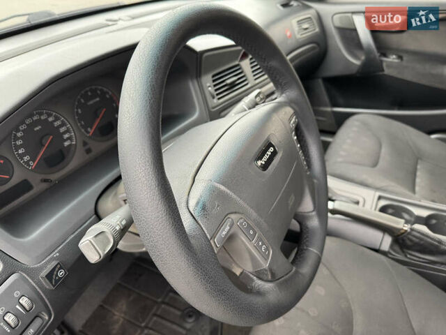 Білий Вольво V70, об'ємом двигуна 2 л та пробігом 410 тис. км за 5490 $, фото 15 на Automoto.ua