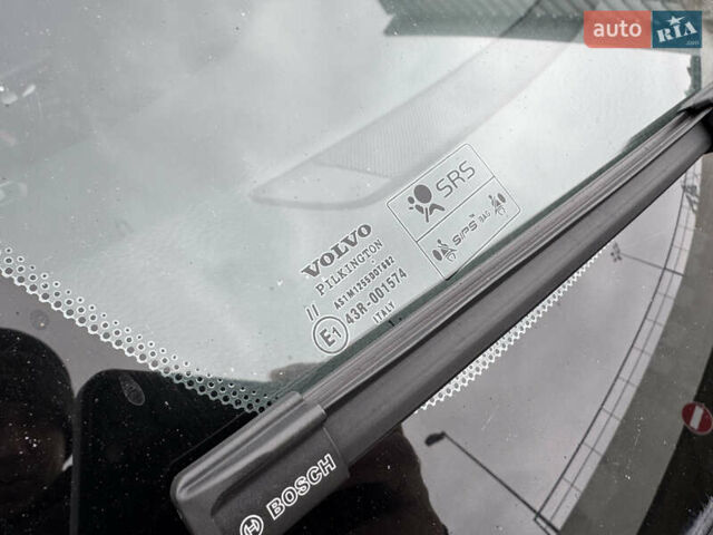 Білий Вольво V70, об'ємом двигуна 2 л та пробігом 410 тис. км за 5490 $, фото 11 на Automoto.ua