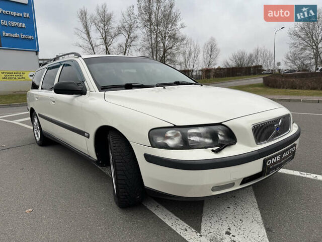 Білий Вольво V70, об'ємом двигуна 2 л та пробігом 410 тис. км за 5490 $, фото 4 на Automoto.ua