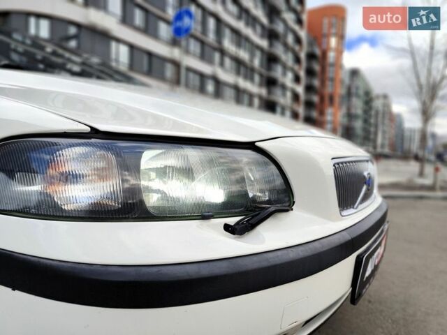 Білий Вольво V70, об'ємом двигуна 2 л та пробігом 417 тис. км за 3990 $, фото 25 на Automoto.ua