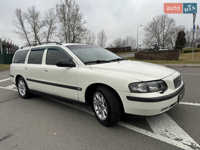 Білий Вольво V70, об'ємом двигуна 2 л та пробігом 410 тис. км за 5490 $, фото 5 на Automoto.ua