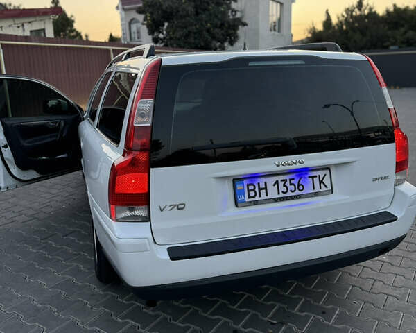 Білий Вольво V70, об'ємом двигуна 2.44 л та пробігом 275 тис. км за 5500 $, фото 2 на Automoto.ua
