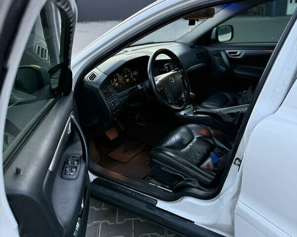 Білий Вольво V70, об'ємом двигуна 2.44 л та пробігом 275 тис. км за 5500 $, фото 7 на Automoto.ua