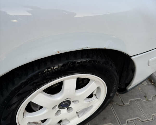 Білий Вольво V70, об'ємом двигуна 2.44 л та пробігом 275 тис. км за 5500 $, фото 19 на Automoto.ua
