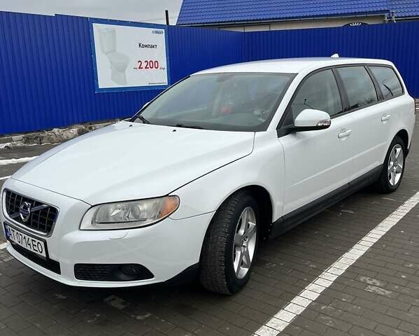 Белый Вольво В70, объемом двигателя 2 л и пробегом 220 тыс. км за 8850 $, фото 6 на Automoto.ua