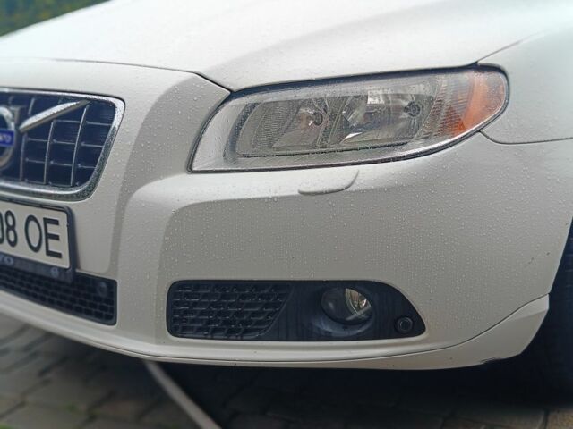 Белый Вольво В70, объемом двигателя 1.6 л и пробегом 245 тыс. км за 7499 $, фото 9 на Automoto.ua