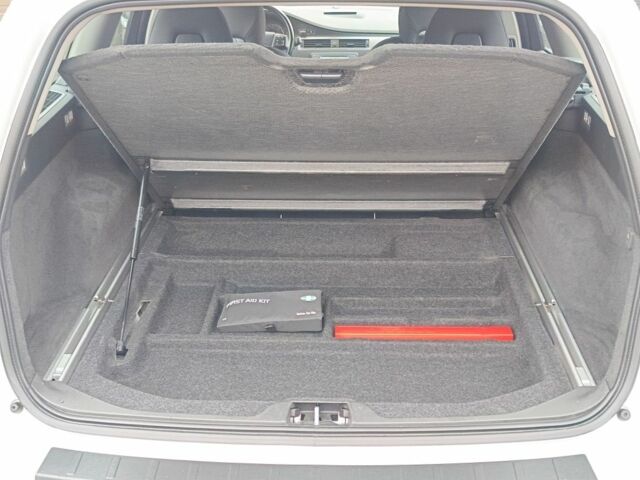 Белый Вольво В70, объемом двигателя 1.6 л и пробегом 245 тыс. км за 7499 $, фото 20 на Automoto.ua