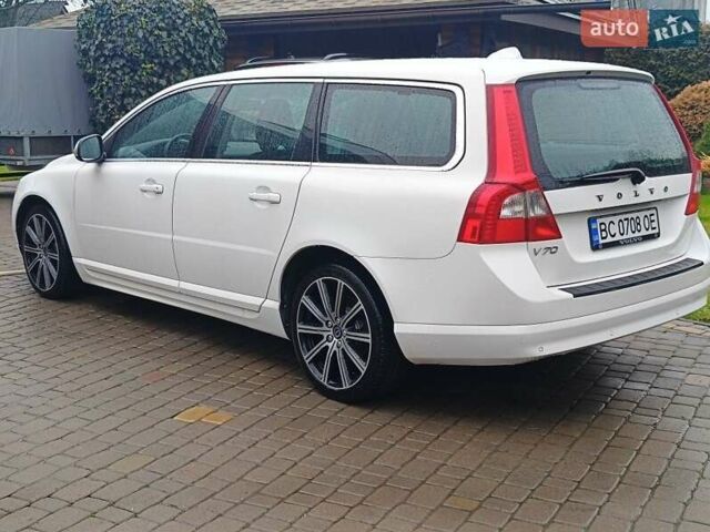 Білий Вольво V70, об'ємом двигуна 1.6 л та пробігом 245 тис. км за 7499 $, фото 4 на Automoto.ua