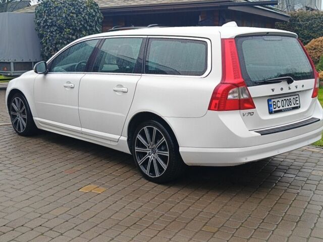 Белый Вольво В70, объемом двигателя 1.6 л и пробегом 245 тыс. км за 7499 $, фото 5 на Automoto.ua