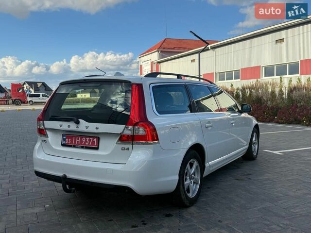 Білий Вольво V70, об'ємом двигуна 2 л та пробігом 304 тис. км за 9000 $, фото 6 на Automoto.ua