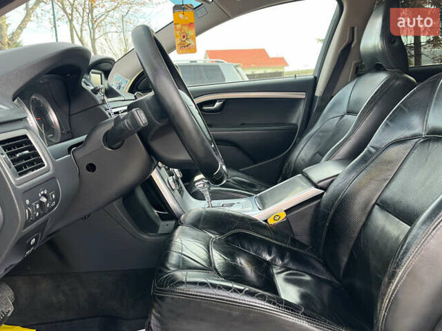 Белый Вольво В70, объемом двигателя 1.56 л и пробегом 273 тыс. км за 8500 $, фото 8 на Automoto.ua