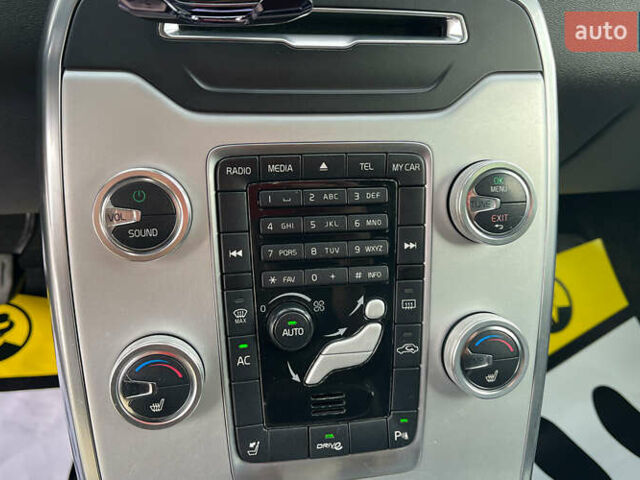 Белый Вольво В70, объемом двигателя 1.56 л и пробегом 273 тыс. км за 8500 $, фото 16 на Automoto.ua