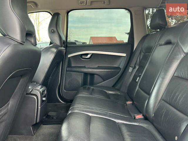 Белый Вольво В70, объемом двигателя 1.56 л и пробегом 273 тыс. км за 8500 $, фото 22 на Automoto.ua