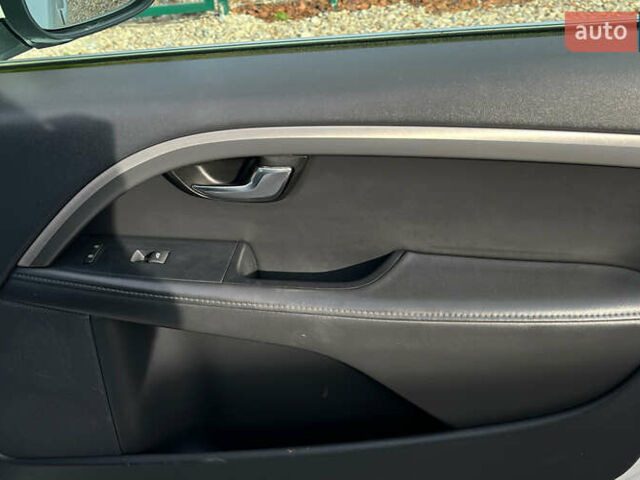 Белый Вольво В70, объемом двигателя 1.56 л и пробегом 273 тыс. км за 8500 $, фото 28 на Automoto.ua