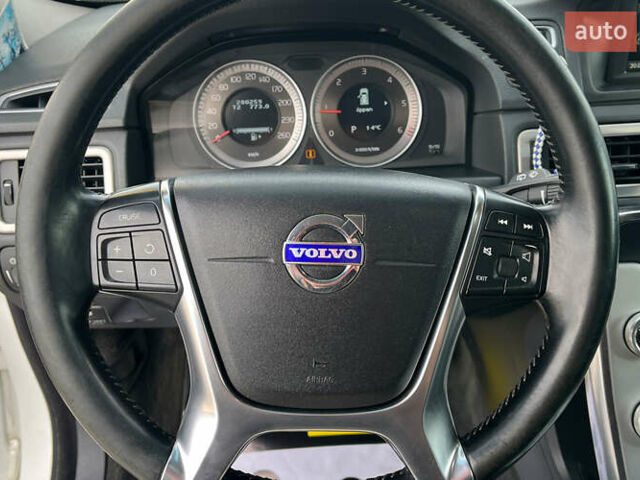 Белый Вольво В70, объемом двигателя 1.56 л и пробегом 273 тыс. км за 8500 $, фото 12 на Automoto.ua