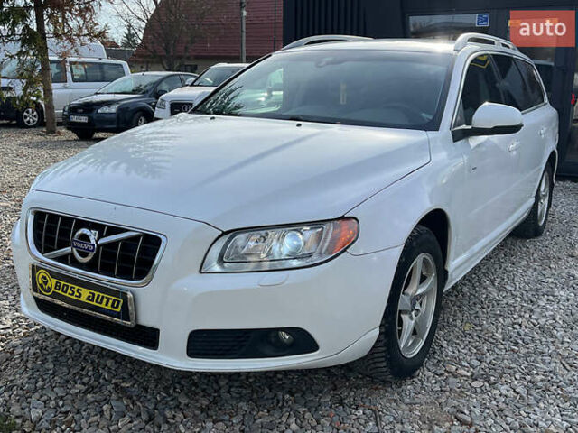 Белый Вольво В70, объемом двигателя 1.56 л и пробегом 273 тыс. км за 8500 $, фото 2 на Automoto.ua