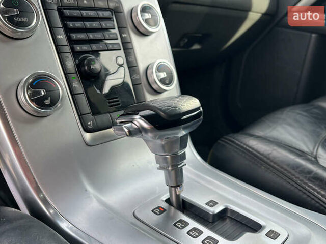 Белый Вольво В70, объемом двигателя 1.56 л и пробегом 273 тыс. км за 8500 $, фото 17 на Automoto.ua