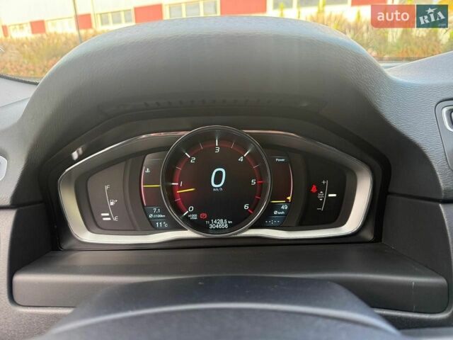 Білий Вольво V70, об'ємом двигуна 2 л та пробігом 304 тис. км за 9000 $, фото 18 на Automoto.ua