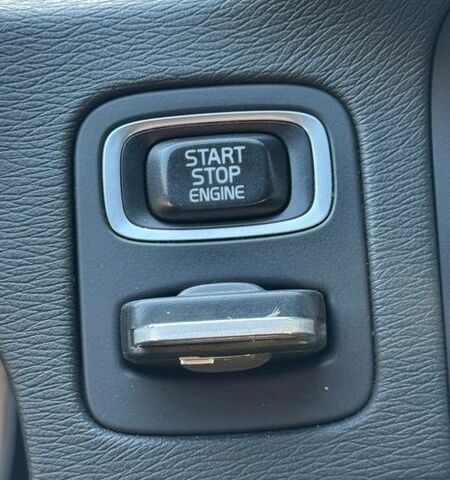 Белый Вольво В70, объемом двигателя 1.98 л и пробегом 252 тыс. км за 14900 $, фото 21 на Automoto.ua