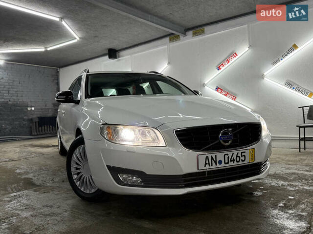 Белый Вольво В70, объемом двигателя 2 л и пробегом 178 тыс. км за 10500 $, фото 1 на Automoto.ua