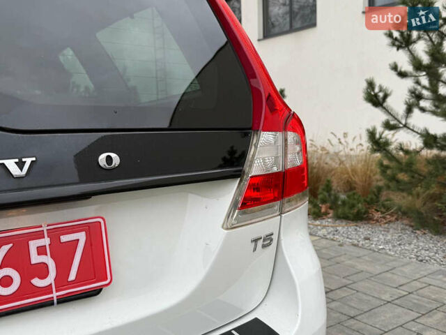 Белый Вольво В70, объемом двигателя 2 л и пробегом 178 тыс. км за 11000 $, фото 14 на Automoto.ua