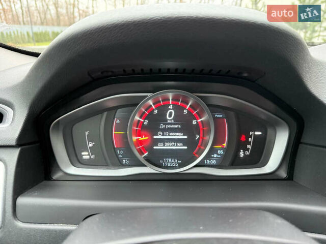 Белый Вольво В70, объемом двигателя 2 л и пробегом 178 тыс. км за 11500 $, фото 26 на Automoto.ua