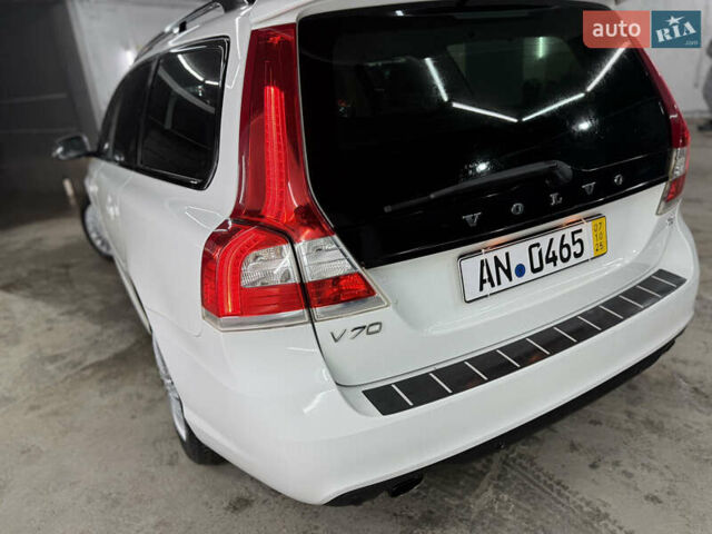 Белый Вольво В70, объемом двигателя 2 л и пробегом 160 тыс. км за 11000 $, фото 11 на Automoto.ua
