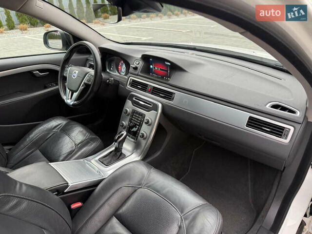 Білий Вольво V70, об'ємом двигуна 2 л та пробігом 178 тис. км за 10999 $, фото 19 на Automoto.ua