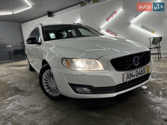 Белый Вольво В70, объемом двигателя 2 л и пробегом 160 тыс. км за 11000 $, фото 8 на Automoto.ua