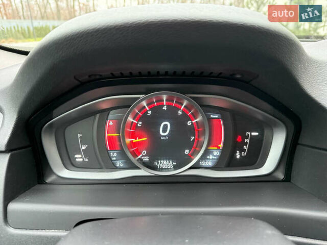 Белый Вольво В70, объемом двигателя 2 л и пробегом 178 тыс. км за 11000 $, фото 45 на Automoto.ua