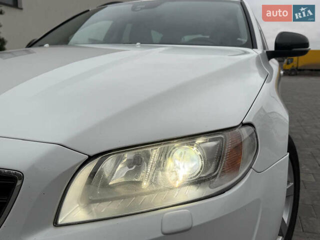 Белый Вольво В70, объемом двигателя 2 л и пробегом 178 тыс. км за 11500 $, фото 15 на Automoto.ua