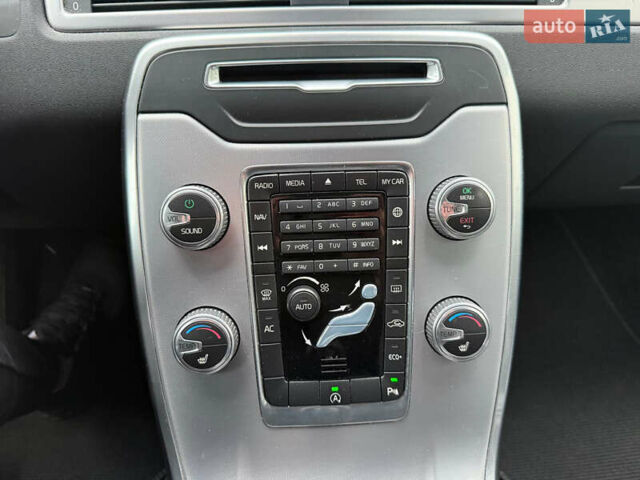 Белый Вольво В70, объемом двигателя 2 л и пробегом 178 тыс. км за 11500 $, фото 39 на Automoto.ua