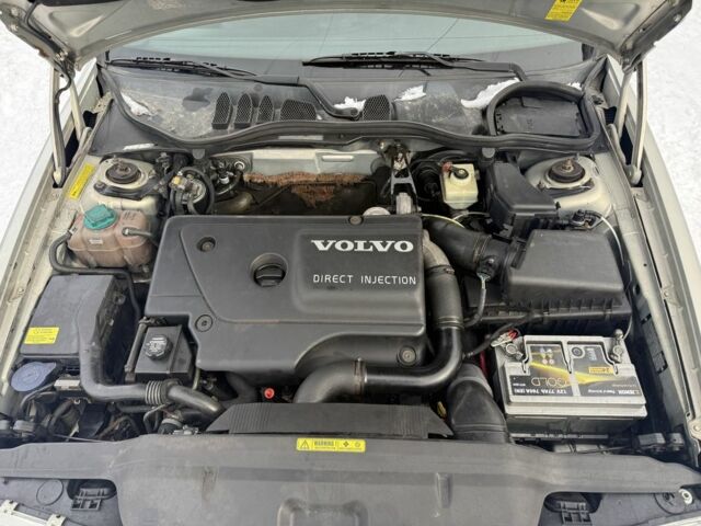 Бежевый Вольво В70, объемом двигателя 2.5 л и пробегом 360 тыс. км за 2150 $, фото 6 на Automoto.ua