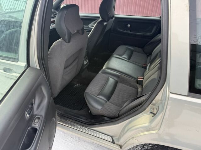 Бежевый Вольво В70, объемом двигателя 2.5 л и пробегом 360 тыс. км за 2150 $, фото 4 на Automoto.ua