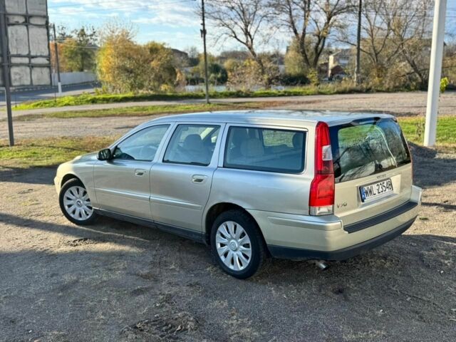 Бежевий Вольво V70, об'ємом двигуна 0 л та пробігом 240 тис. км за 2050 $, фото 1 на Automoto.ua