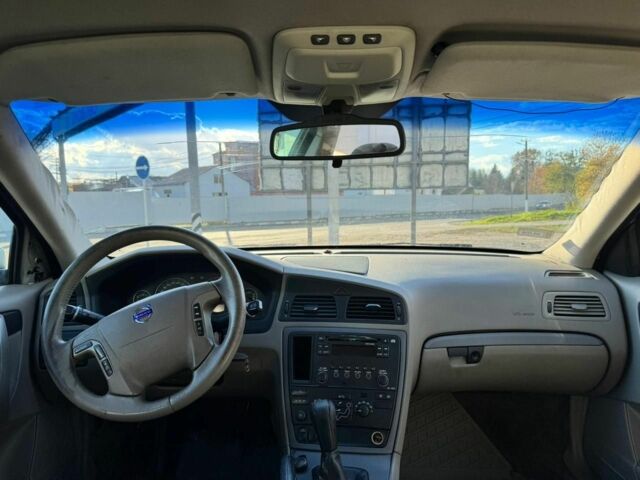 Бежевий Вольво V70, об'ємом двигуна 0 л та пробігом 240 тис. км за 2050 $, фото 14 на Automoto.ua