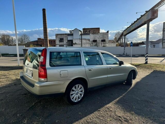 Бежевий Вольво V70, об'ємом двигуна 0 л та пробігом 240 тис. км за 2050 $, фото 2 на Automoto.ua