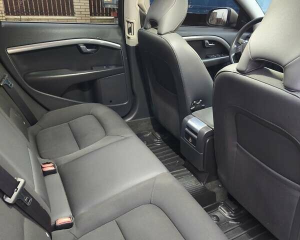 Бежевый Вольво В70, объемом двигателя 1.56 л и пробегом 256 тыс. км за 11000 $, фото 9 на Automoto.ua