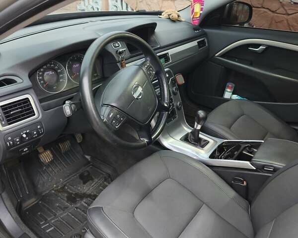 Бежевый Вольво В70, объемом двигателя 1.56 л и пробегом 256 тыс. км за 11000 $, фото 8 на Automoto.ua