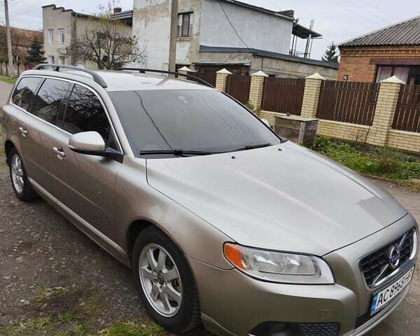 Бежевый Вольво В70, объемом двигателя 1.56 л и пробегом 256 тыс. км за 11000 $, фото 2 на Automoto.ua