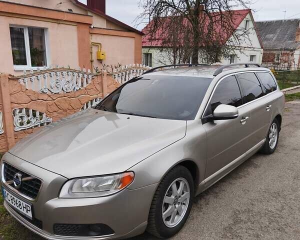 Бежевый Вольво В70, объемом двигателя 1.56 л и пробегом 256 тыс. км за 11000 $, фото 3 на Automoto.ua