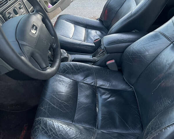 Черный Вольво В70, объемом двигателя 2.4 л и пробегом 350 тыс. км за 2700 $, фото 16 на Automoto.ua